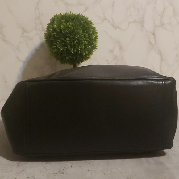 Carla Sade Leather Shoulder Bag with Green Suede - Picture 7 of 9